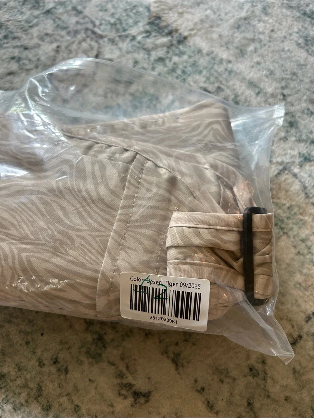 Senarah Toddler Carrier, Desert Tiger, NWT + shoulder cushion & storage bag